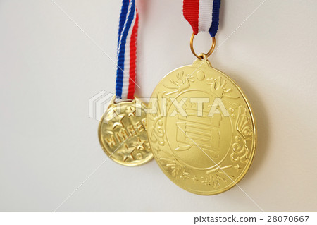 Gold medal 28070667