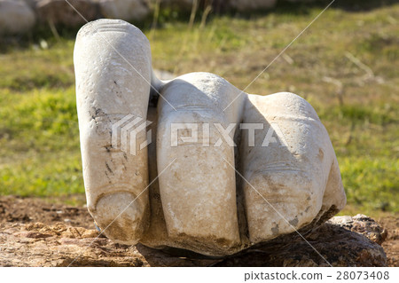 The ruins of the ancient citadel in Amman, Jordan  28073408