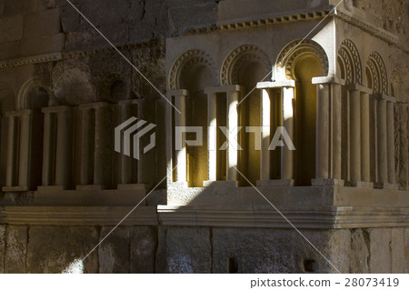 The ruins of the ancient citadel in Amman, Jordan  28073419