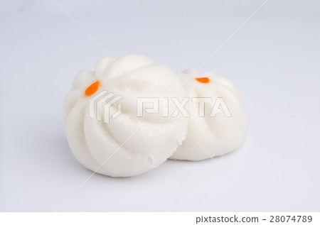 Salapao steamed Chinese bun isolated on white 28074789