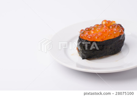 sushi isolated on a white background 28075100
