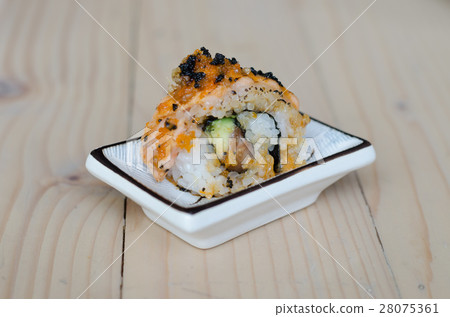 Maki Sushi Maki Sushi 28075361