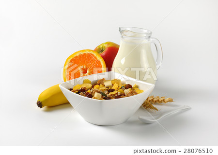 breakfast cereals, milk and fresh fruit 28076510