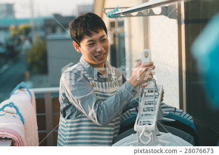 house-husband, house wife, homemaking 28076673