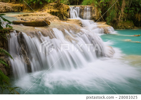 Kuang Si Waterfall, Luang prabang, Laos Kuang Si Waterfall, Luang prabang, Laos 28081025