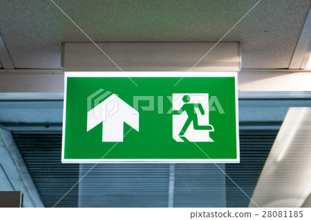 green emergency exit sign  28081185