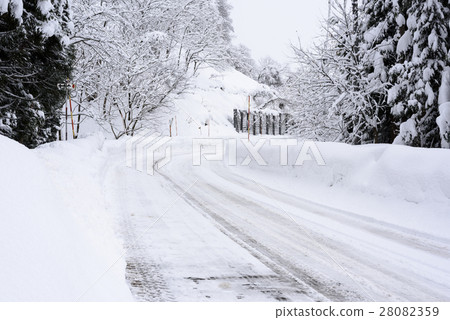 雪蓋 28082359