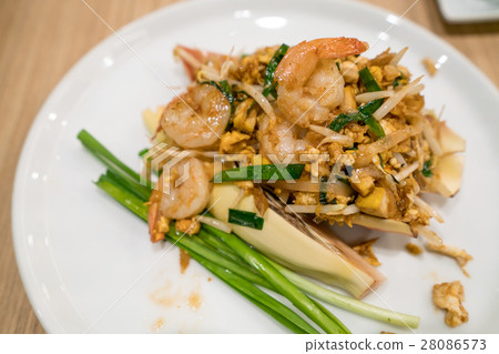 Pad Thai. Stir-fried thai noodle. 28086573