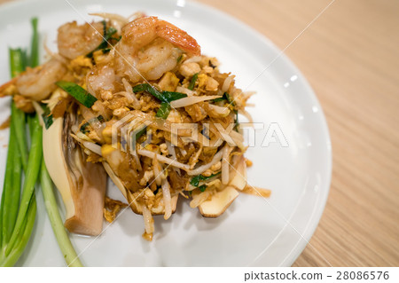 Pad Thai. Stir-fried thai noodle. 28086576