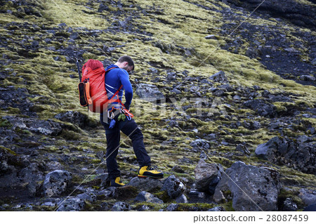 Men Hiking glacier Hvannadalshnukur summit in Men Hiking glacier Hvannadalshnukur summit in 28087459
