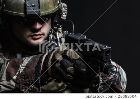 soldier with pistol 28089504
