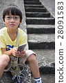 操作智能手機的孩子 28091583