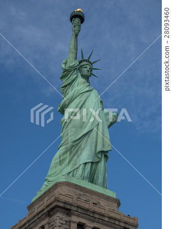 自由女神像晴朗的藍天自由女神像部分地晴朗 28093460