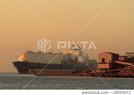 Morning of the Keihin industrial area 28093672