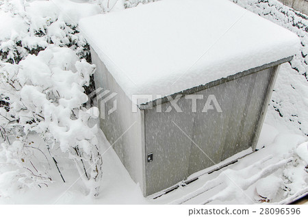 Shed and snow 28096596