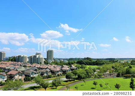 Refreshing blue sky and the landscape of the city Refreshing blue sky and the landscape of the city 28098231