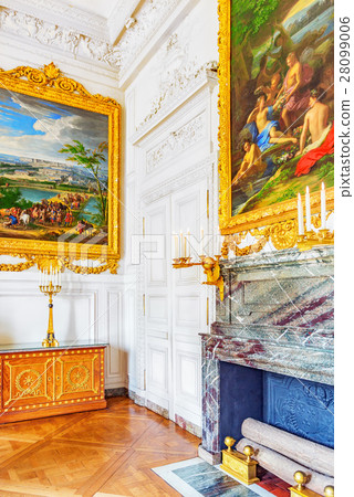 White gallery with painting in the Grand Trianon. 28099006