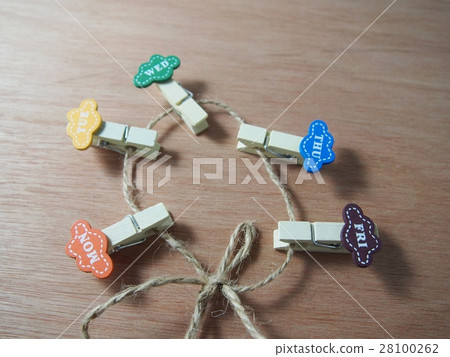 Paper clips on string, business day idea 28100262