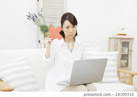 Female middle middle fare mark Female middle middle fare mark 28100318