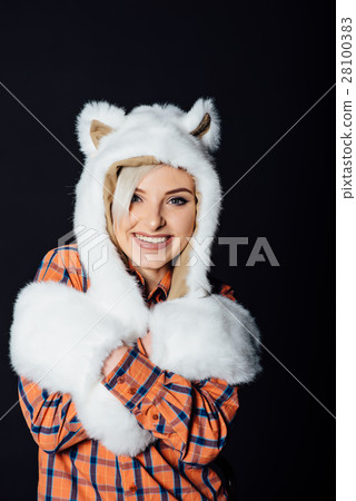 beautiful sexy girl wearing white fur hat 28100383