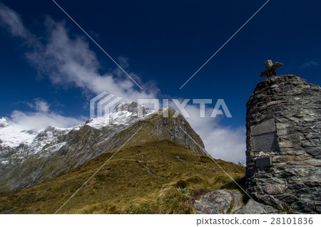 Milford Track McKinnon Pass 28101836