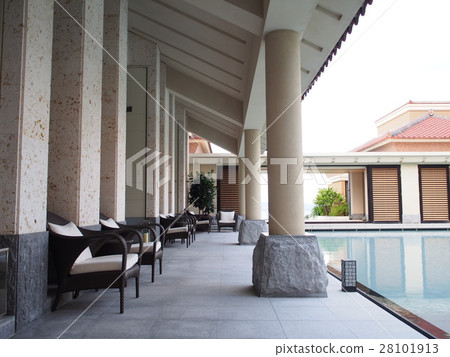 Resort hotel's terrace 28101913