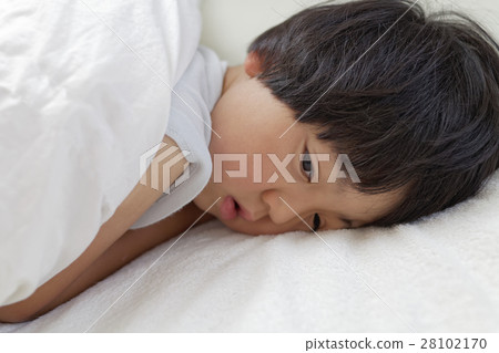 一個睡著的男孩 28102170