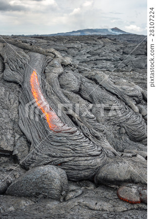 Close up lava flow in lava field 28107224