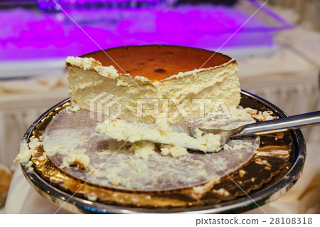Elegant luxurious event arrangement sweets. 28108318