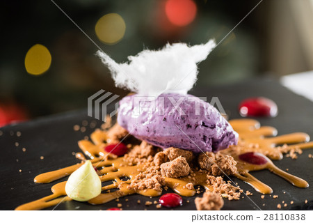 Christmas dessert 28110838