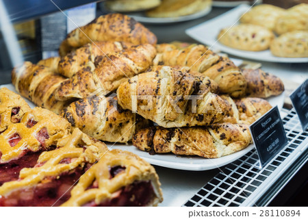 cafeteria tray 28110894