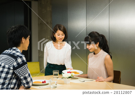 Cafe  28112807
