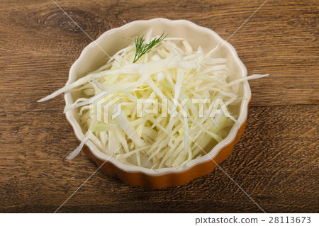 Shredded cabbage 28113673
