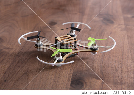 無人機在桌子上 無人機在桌子上 28115360