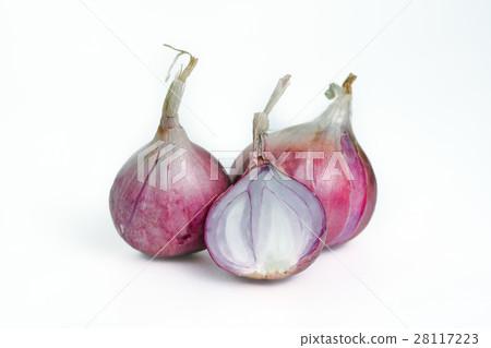 Shallots, onions, isolated on white background 28117223
