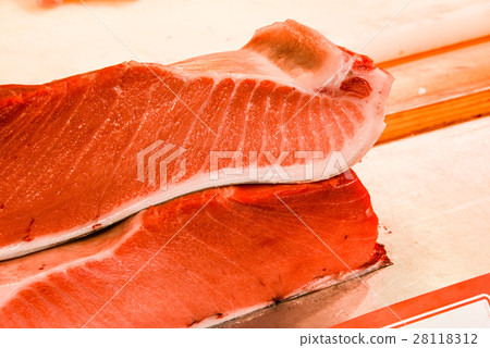 Tuna Tuna 28118312