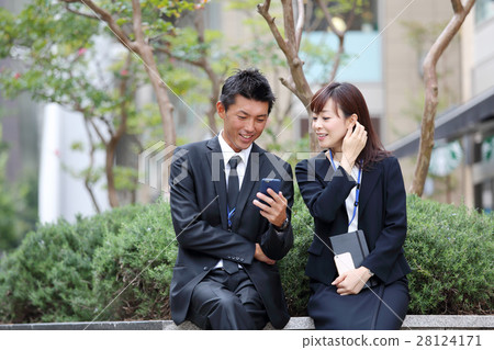室外的商務人士 28124171
