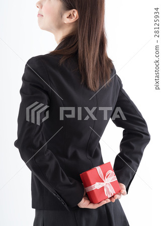 OL with a gift behind 28125934