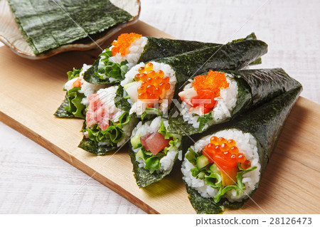 Hand rolled sushi Hand rolled sushi 28126473