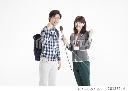 一名男子接受采訪 一名男子接受采訪 28128244