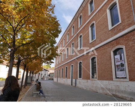 University of Alcalá in Spain 28129665