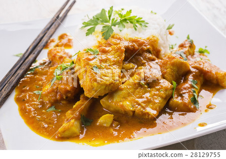 fish curry 28129755