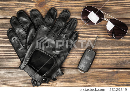 Car keys and driving gloves 28129849