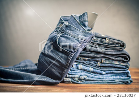 Pile of jeans 28130027