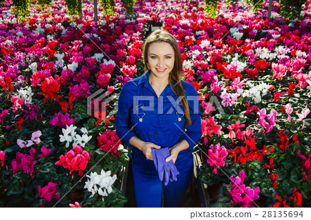 portrait of a woman gardener florist 28135694