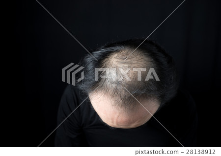 Middle male 28138912