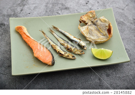 Three points of grilled fish Three points of grilled fish 28145882