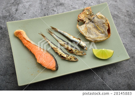Three points of grilled fish Three points of grilled fish 28145883