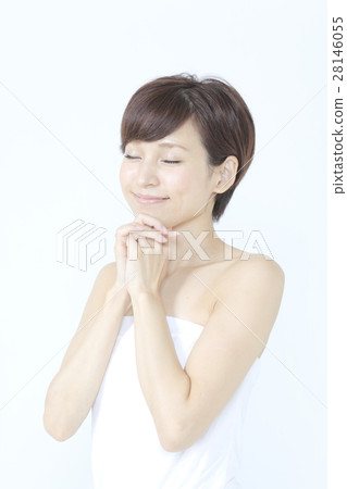 Women's beauty image 28146055