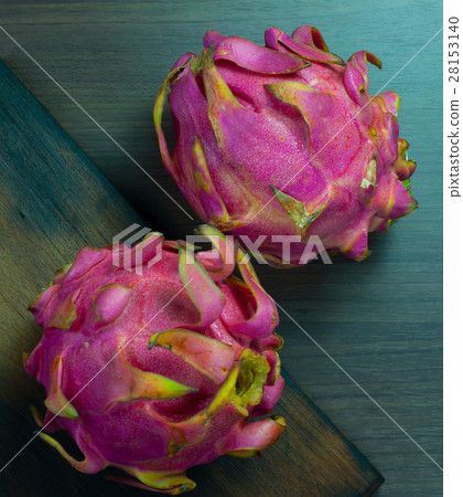 fresh dragon fruit. closeup photo dragon fruit. 28153140